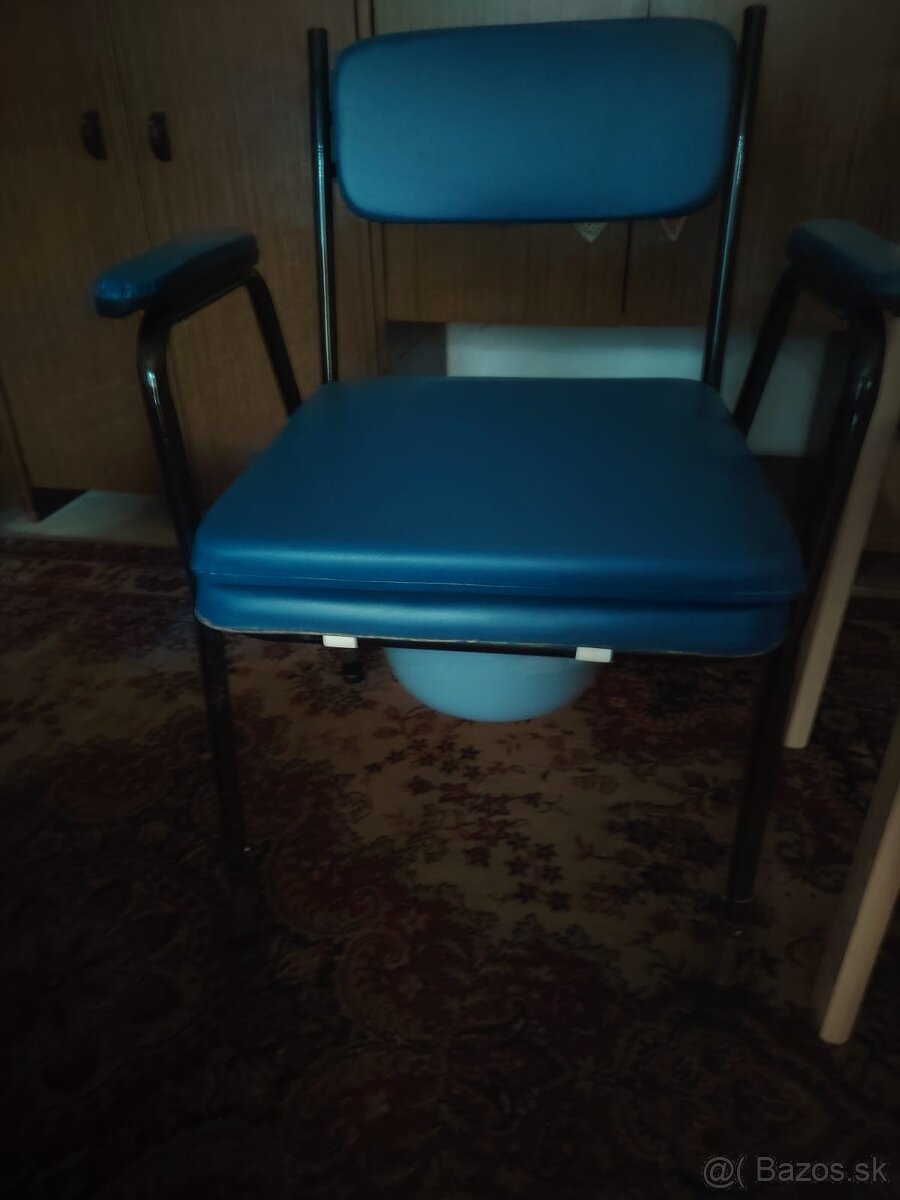 Toaletná stolička pre seniorov