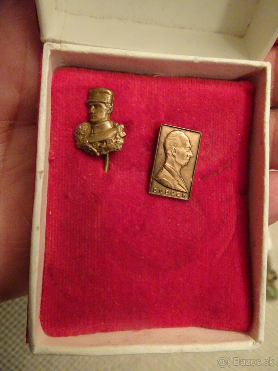 Predám starožitný odznak Milana R. Štefánika a Dubčeka