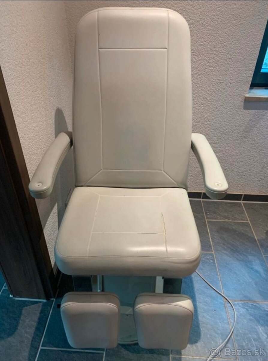 Elektrické Pedikérské křeslo šedé 3 motory gerlach