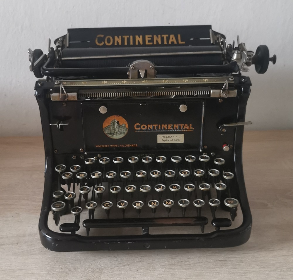 Starožitný písací stro Continental Standard z roku 1927