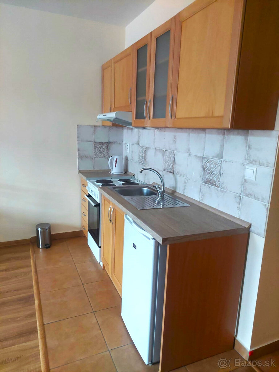 PREDAJ GARSÓNKY ŽILINA UL. KAMENNÁ