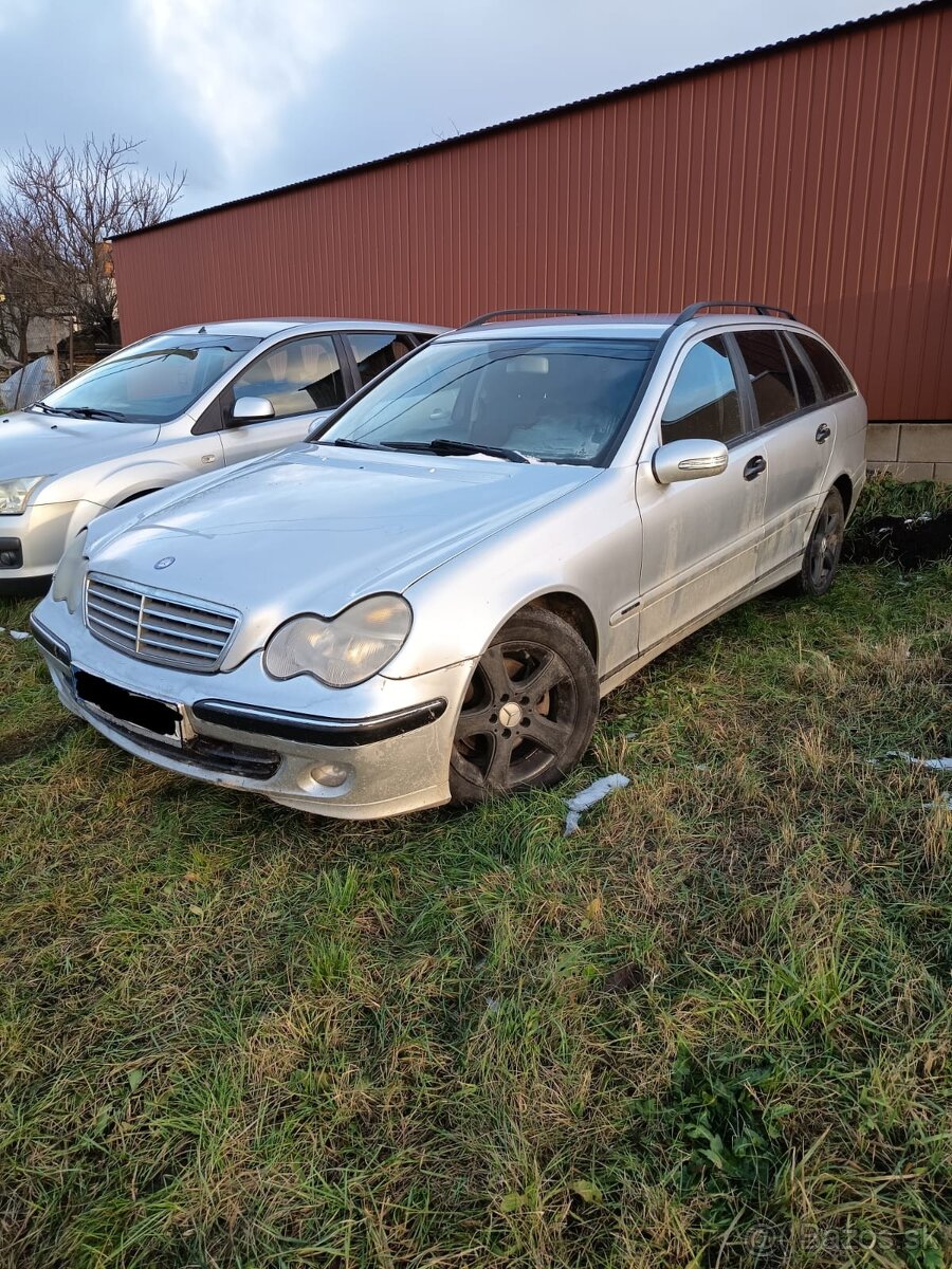 Predám náhradné diely na Mercedes Benz C220 cdi