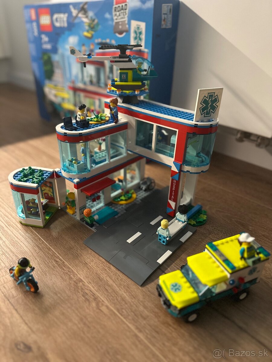 Rôzne stavebnice Lego - kompletné sety s krabicami.