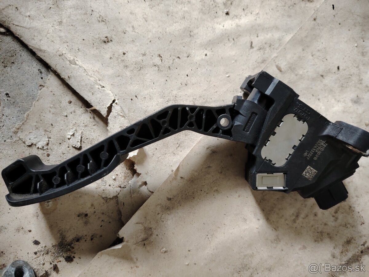 Plynový pedal YARIS 2008