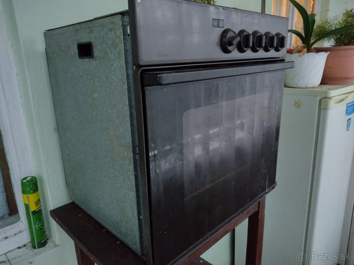 Predám vstavanú elektrickú rúru