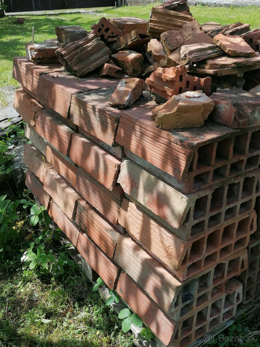 Betónové preklady/tehly, darujem za odvoz