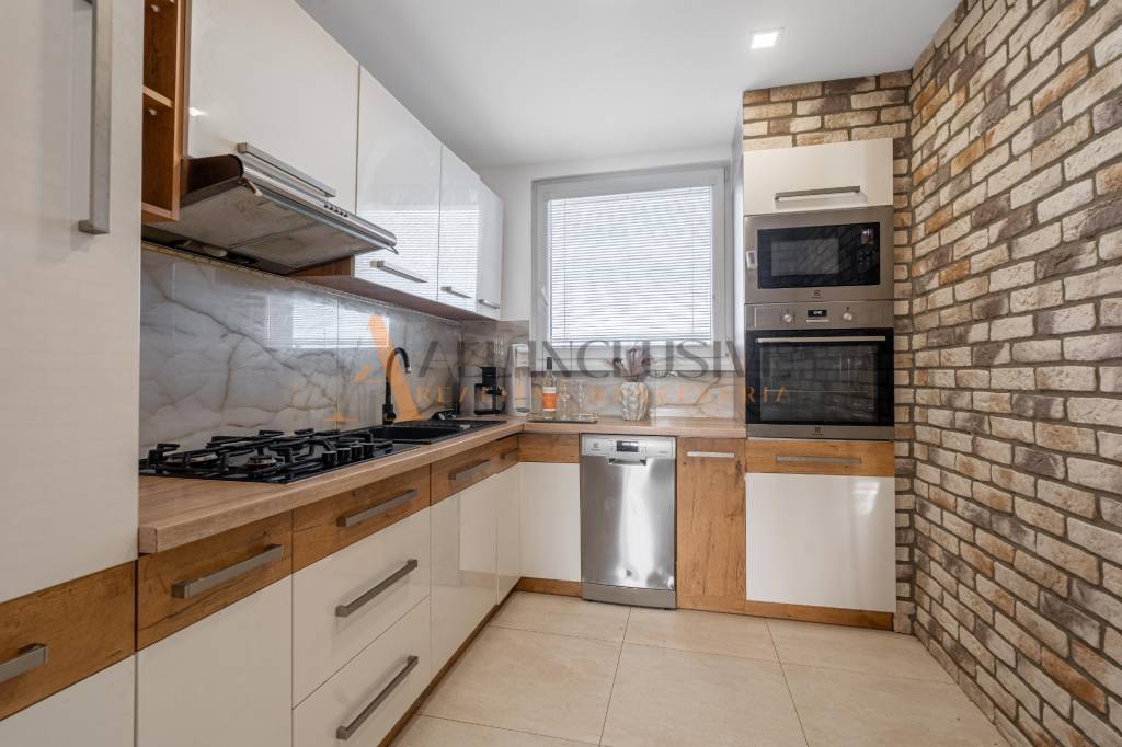 ALL INCLUSIVE l NA PREDAJ 4 IZBOVÝ BYT S BALKÓNOM, VEĽKÝ MED