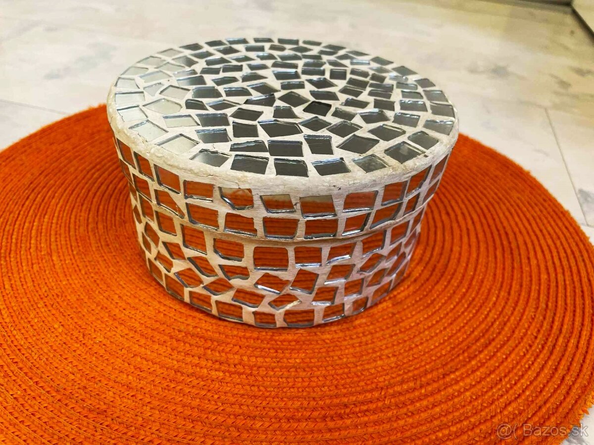 Starožitná kazetka