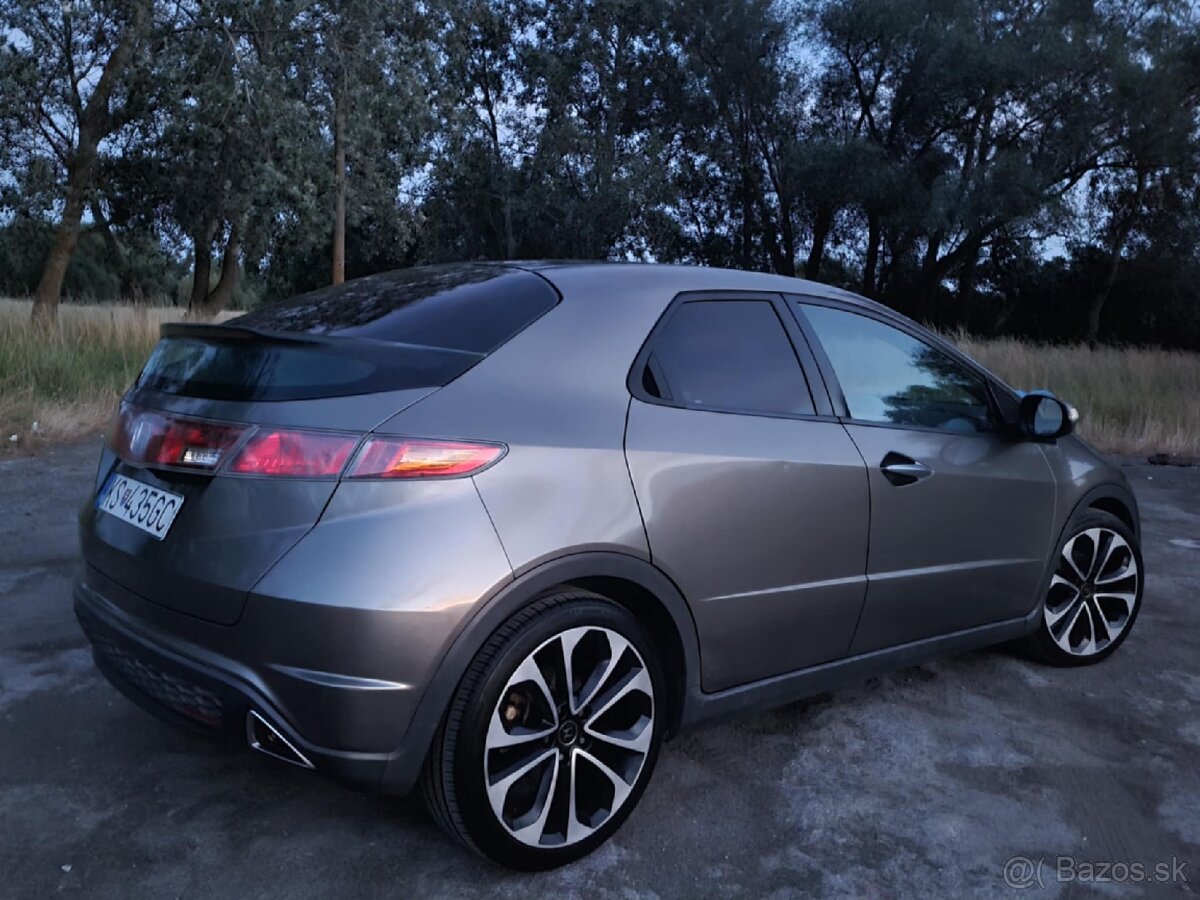 Honda Civic 8g 1.8