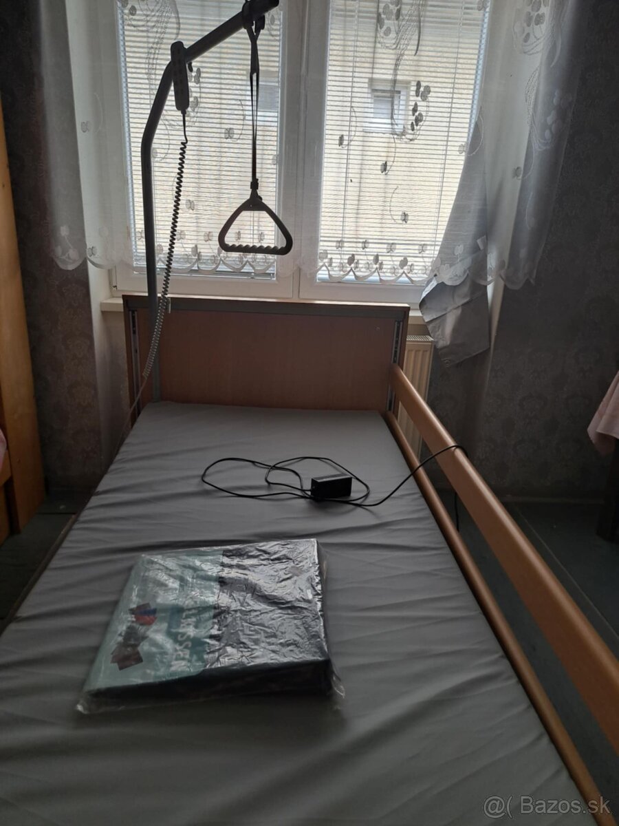Polohovatelná posteľ
