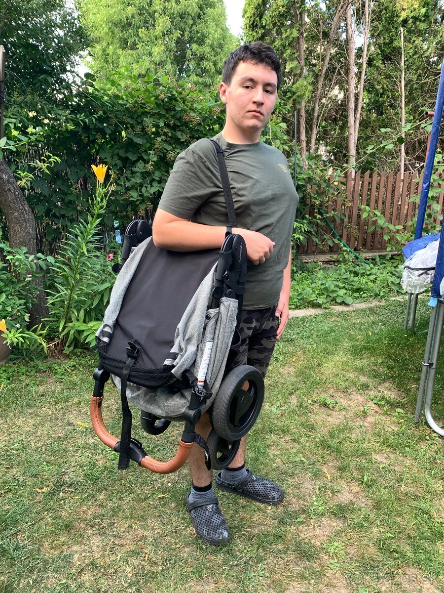 Kočík vhodný na dovolenku lietadlom