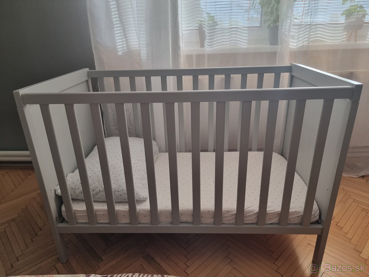 Ikea Sundvik detská postielka sivá