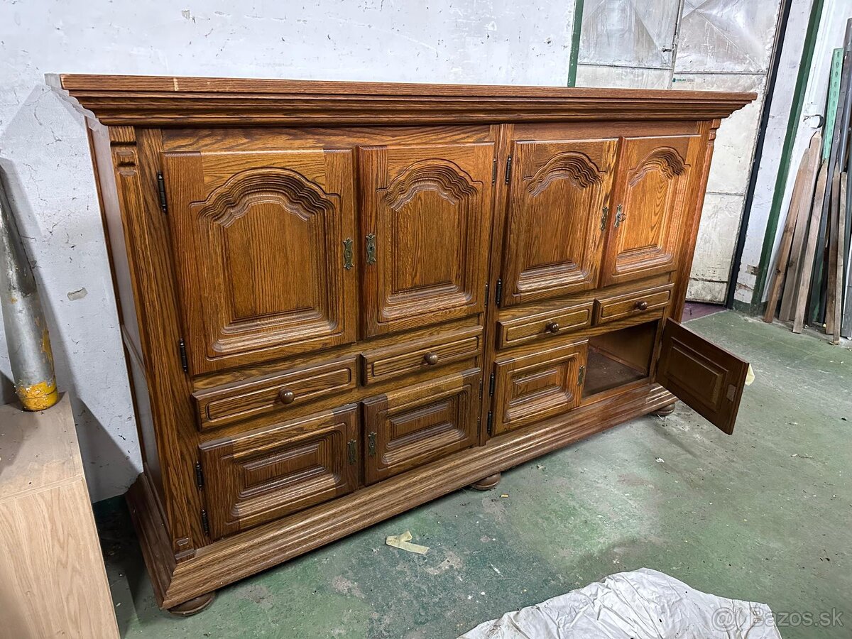 Skriňa z masívu - holandský nábytok