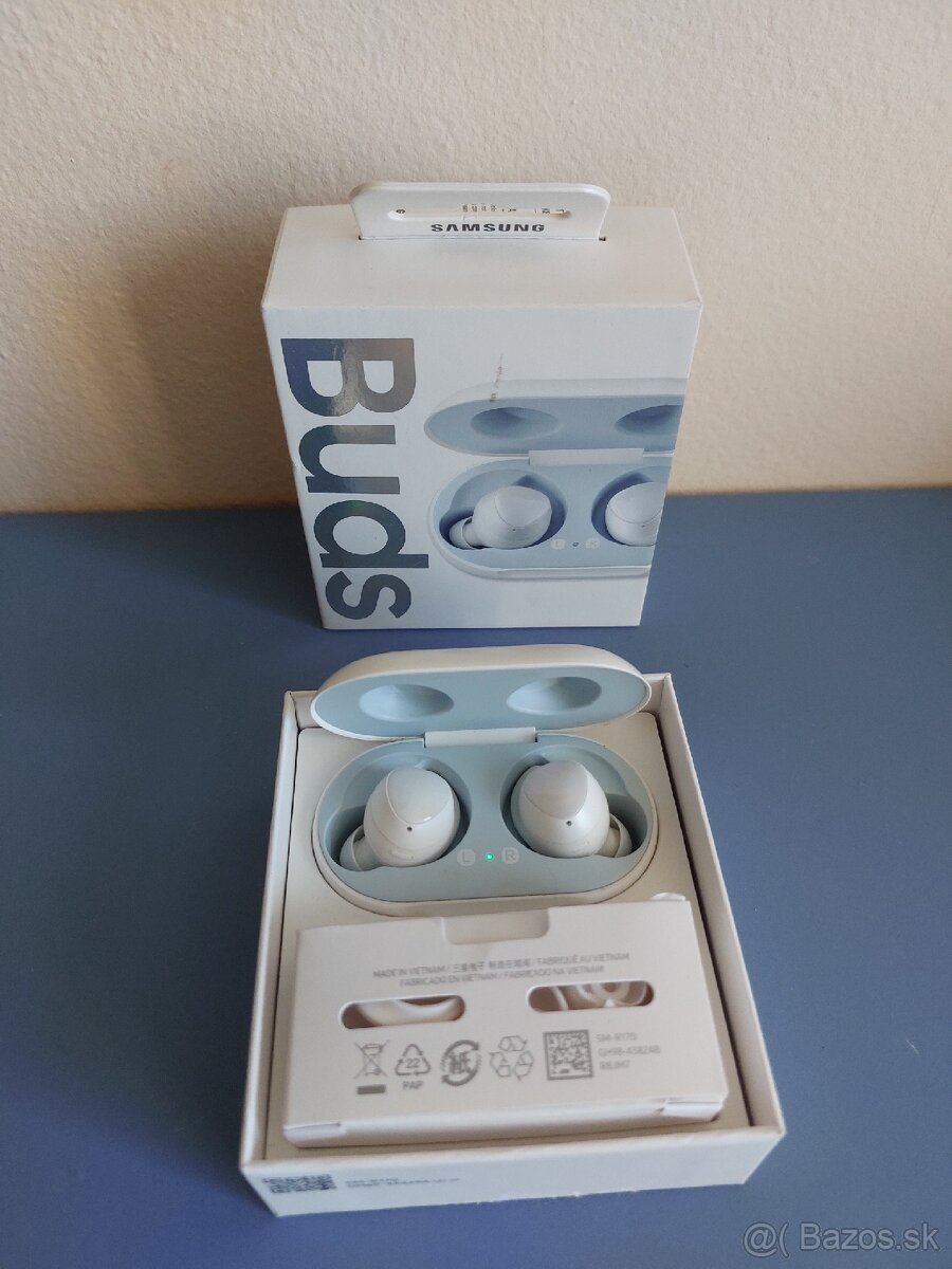 Samsung Galaxy Buds + kabel + nahradne stuple