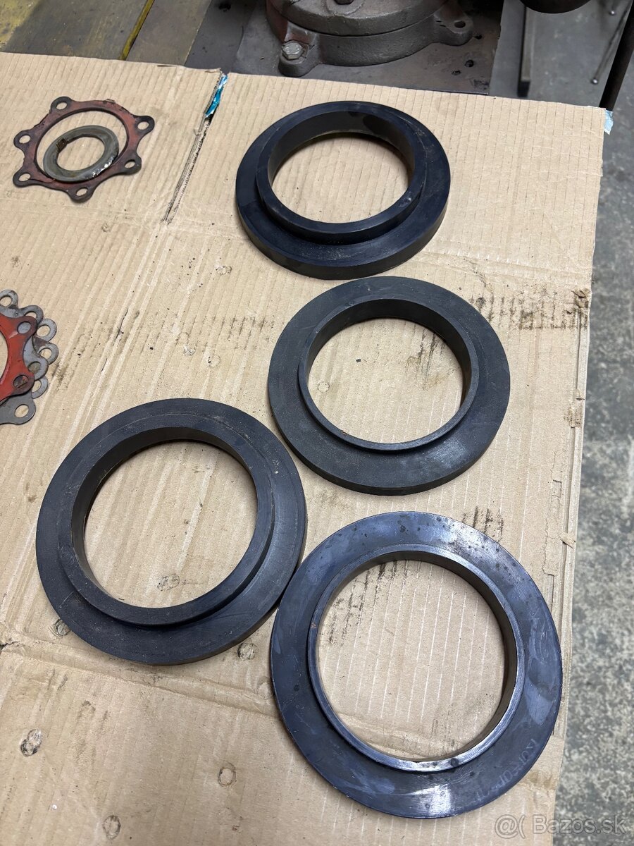 Podložky 15mm Nissan Patrol Y60/61 EFS