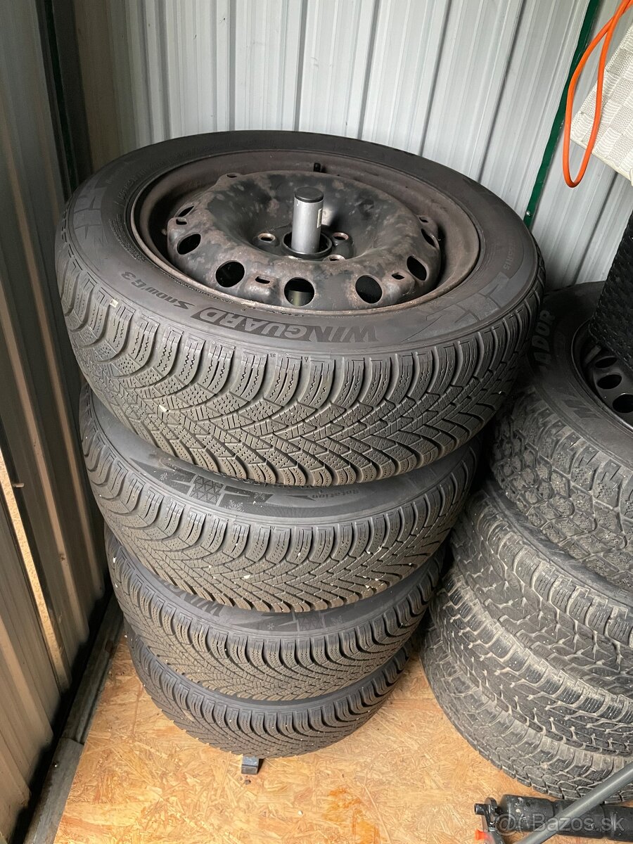 195/55 r15 zimné seat Ibiza + puklice