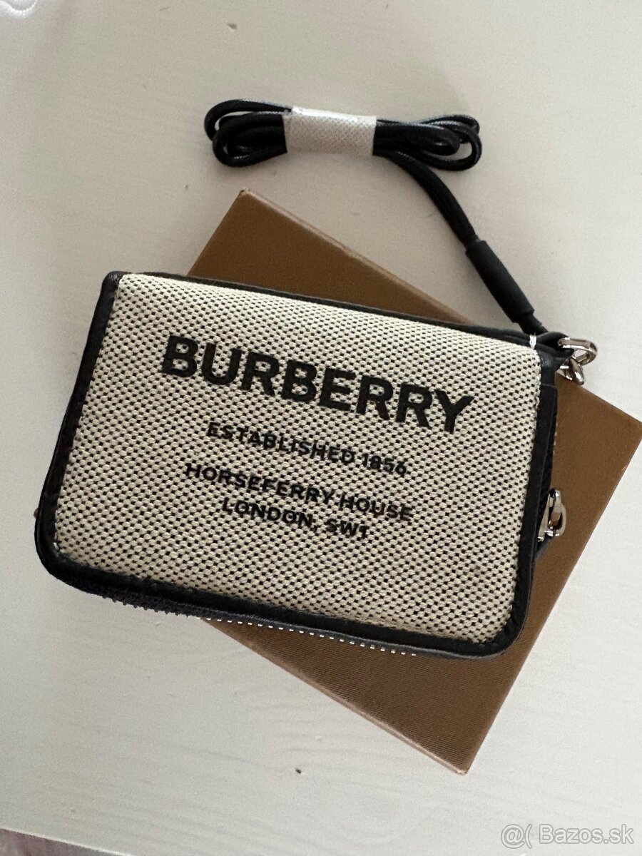 Burberry penazenka