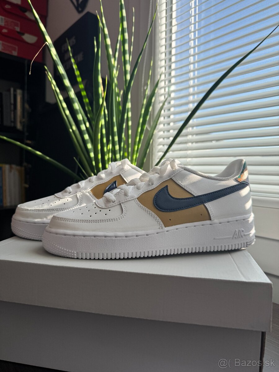 Nike Air Force 1 White Floral