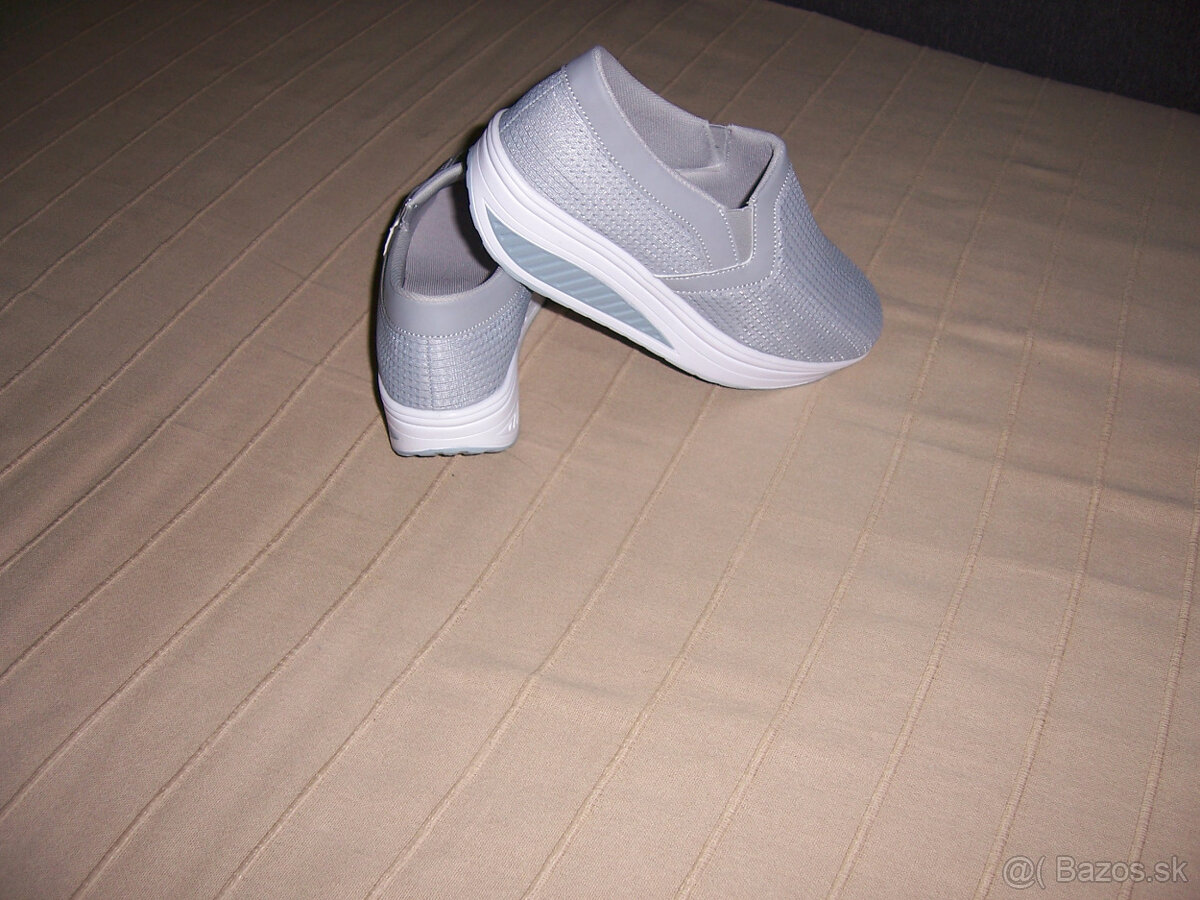 Dámske tenisky 4/37