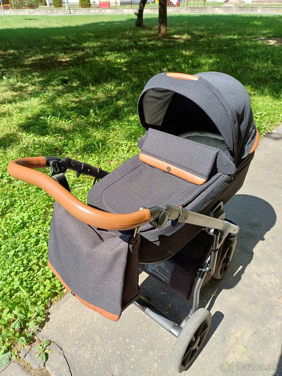 Kočik ROAN BLOOM ČIERNY