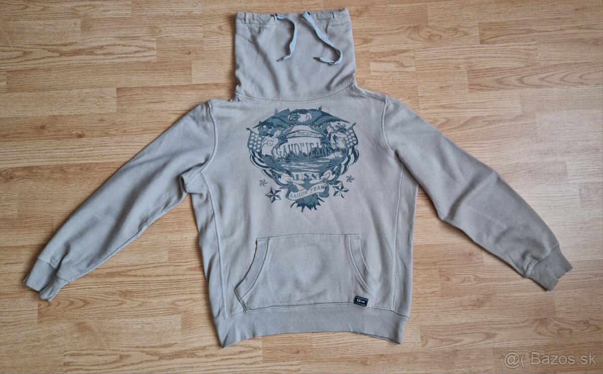 Predam pansku mikinu Gaudi