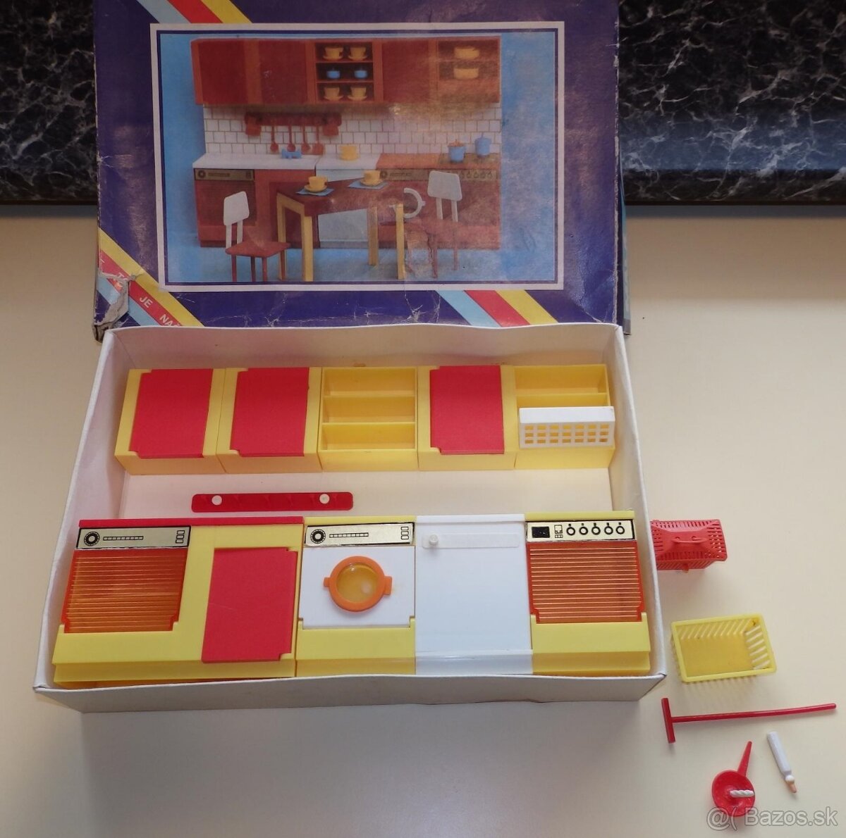 retro kuchynka - CHEMOPLAST BRNO -----------45 eur