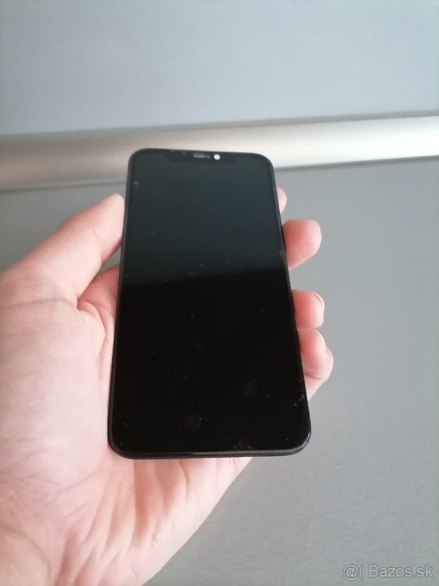 Displej na IPhone 11 pro