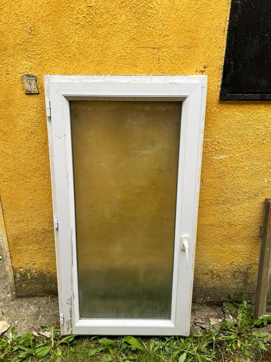 Plastové okno 66 x 126 cm