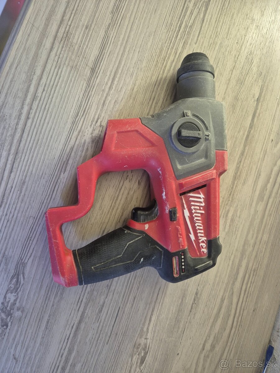MILWAUKEE M12 FUEL™ Kompaktné SDS-Plus vŕtacie kladivo