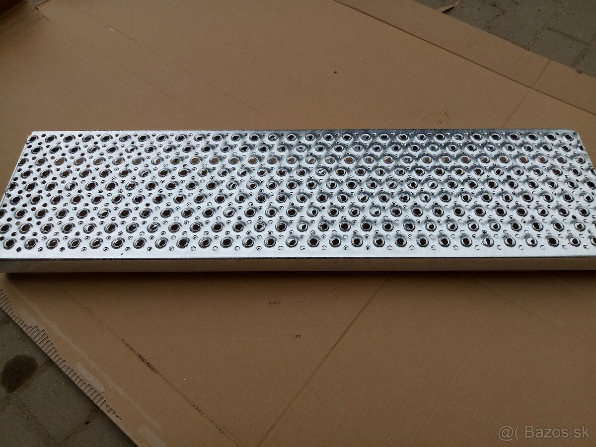 Schodiskový stupeň 800x270mm 40x2 typ OFF