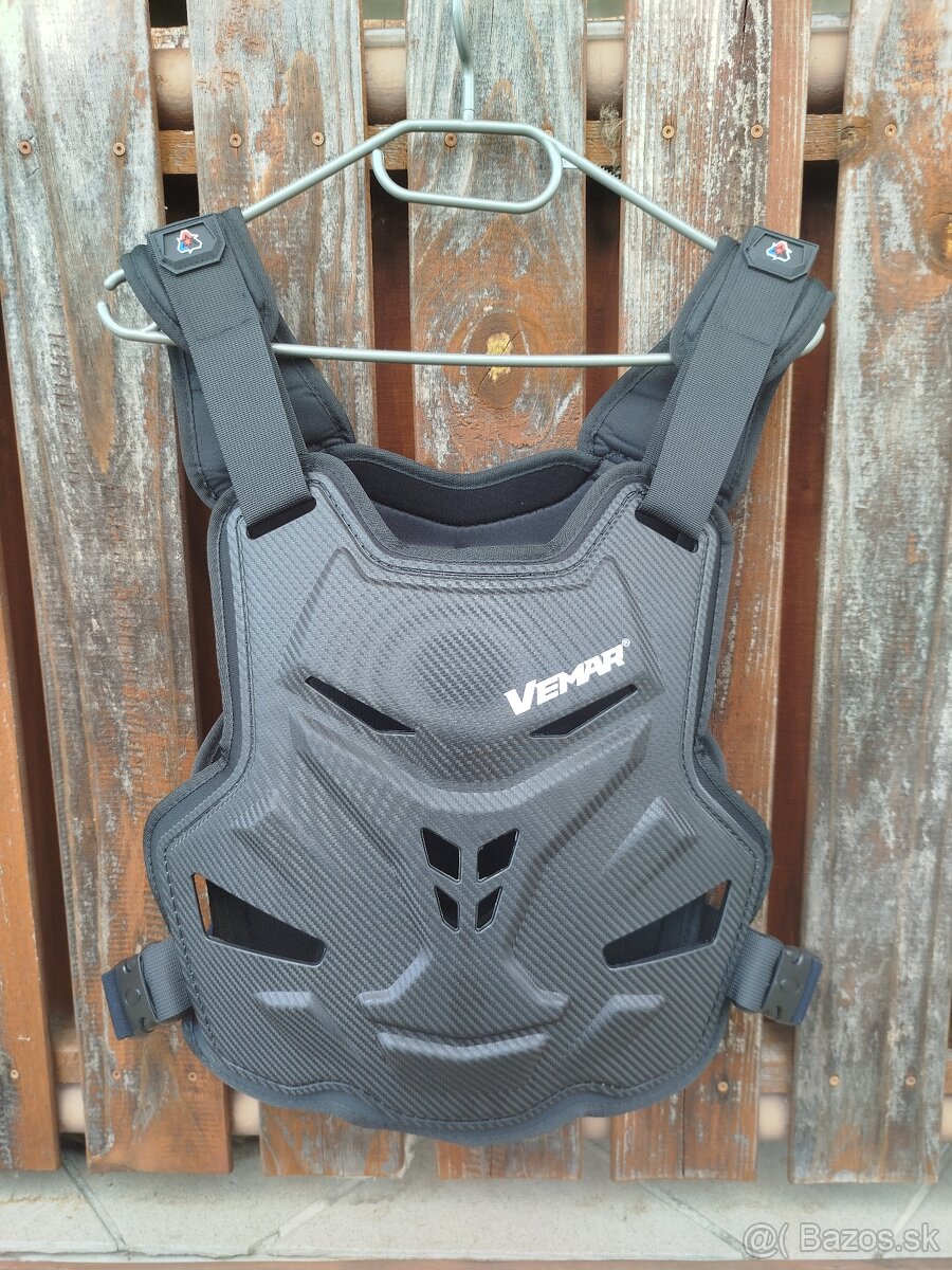 Motorcycle chest protector