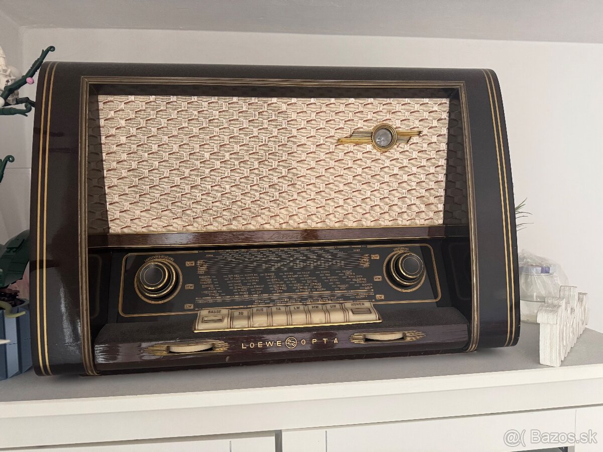 Staré rádio Loewe-Opta 741W