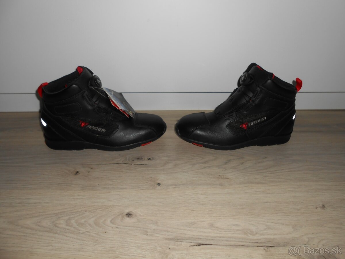 Predam nove kozene moto topanky znacky RACER ROAD RUNNER