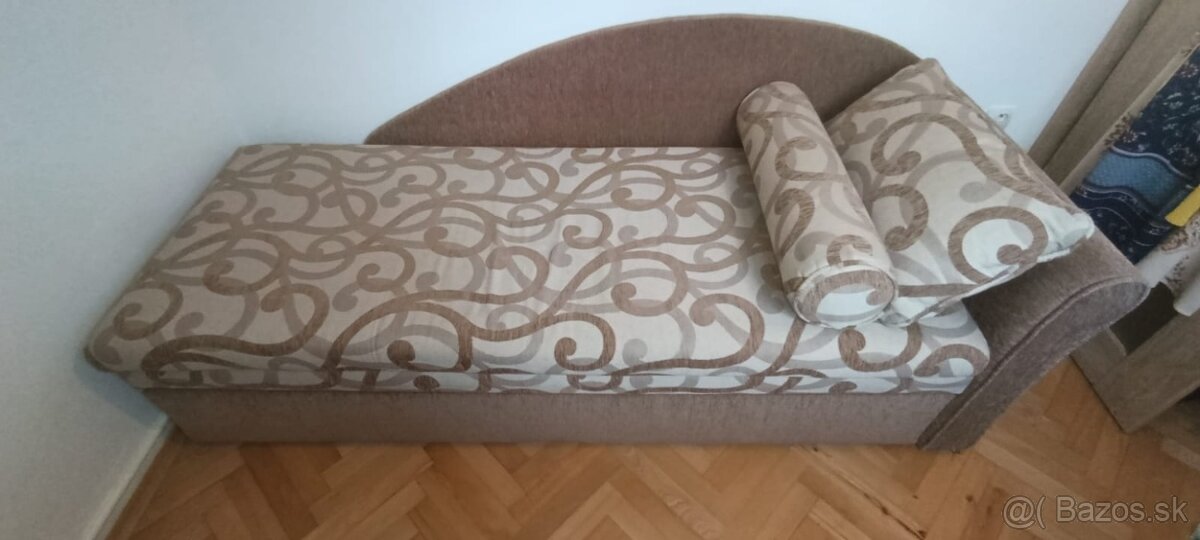 Rozkladacia postel s uloznym priestorom