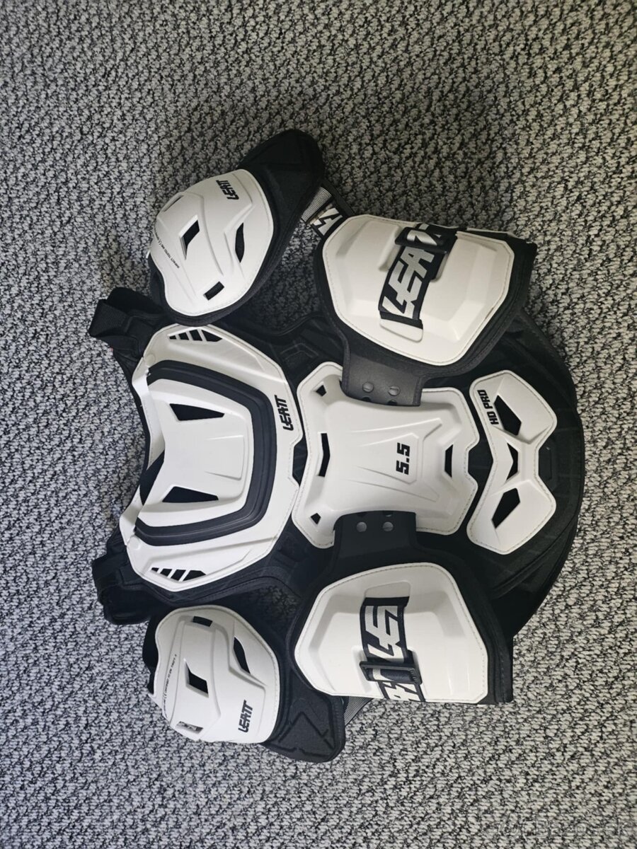 Moto  - chranic tela, LEATT 5,5