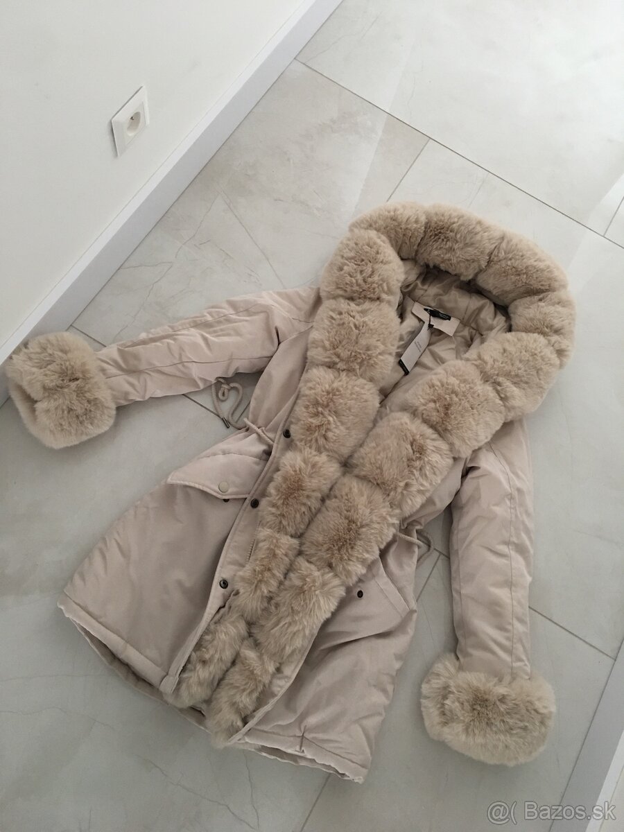 Zimny kabat s kozusinou