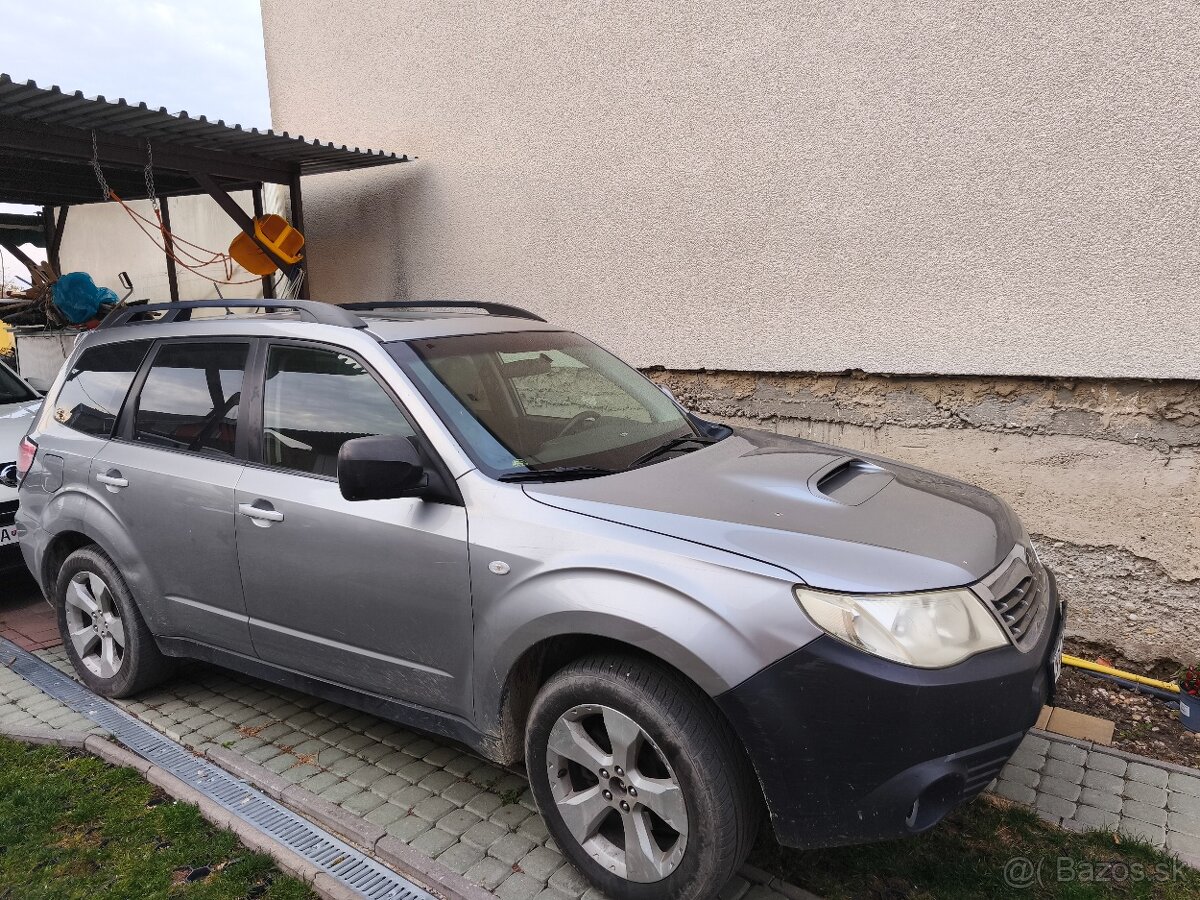 Predám Subaru Forester 2010