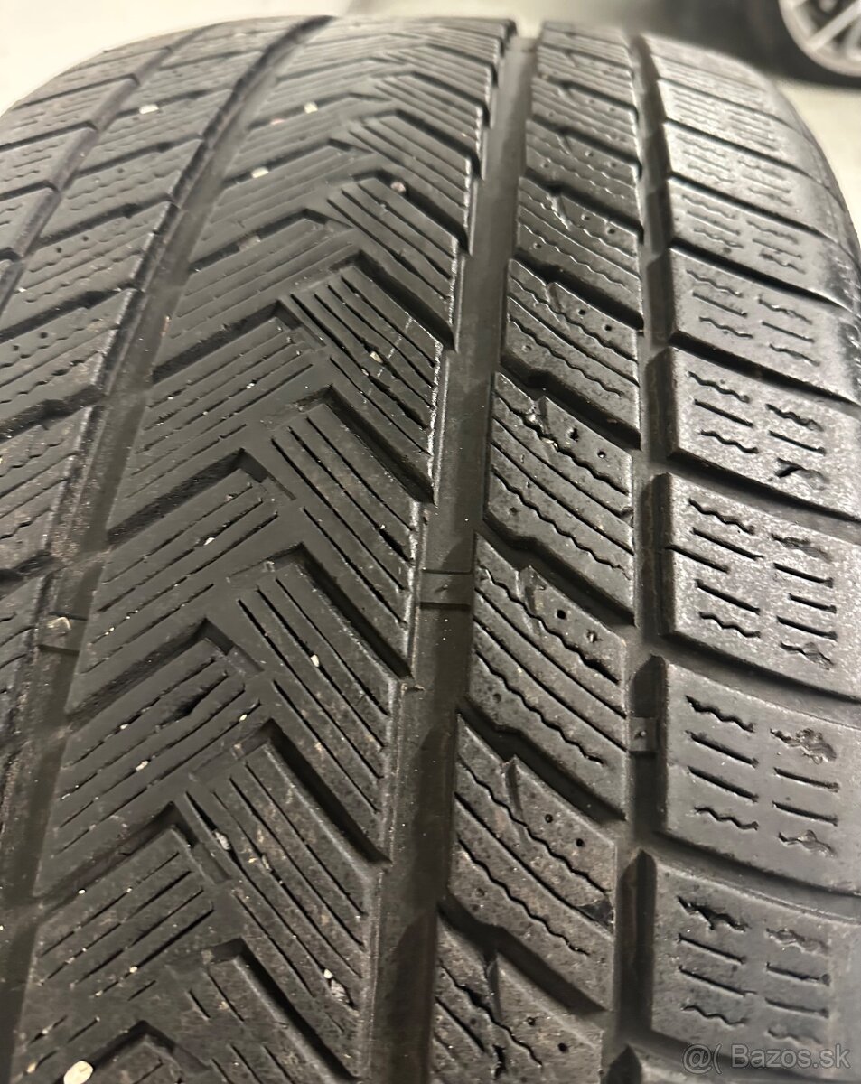 Zimné pneumatiky 285/35 R22, 4ks