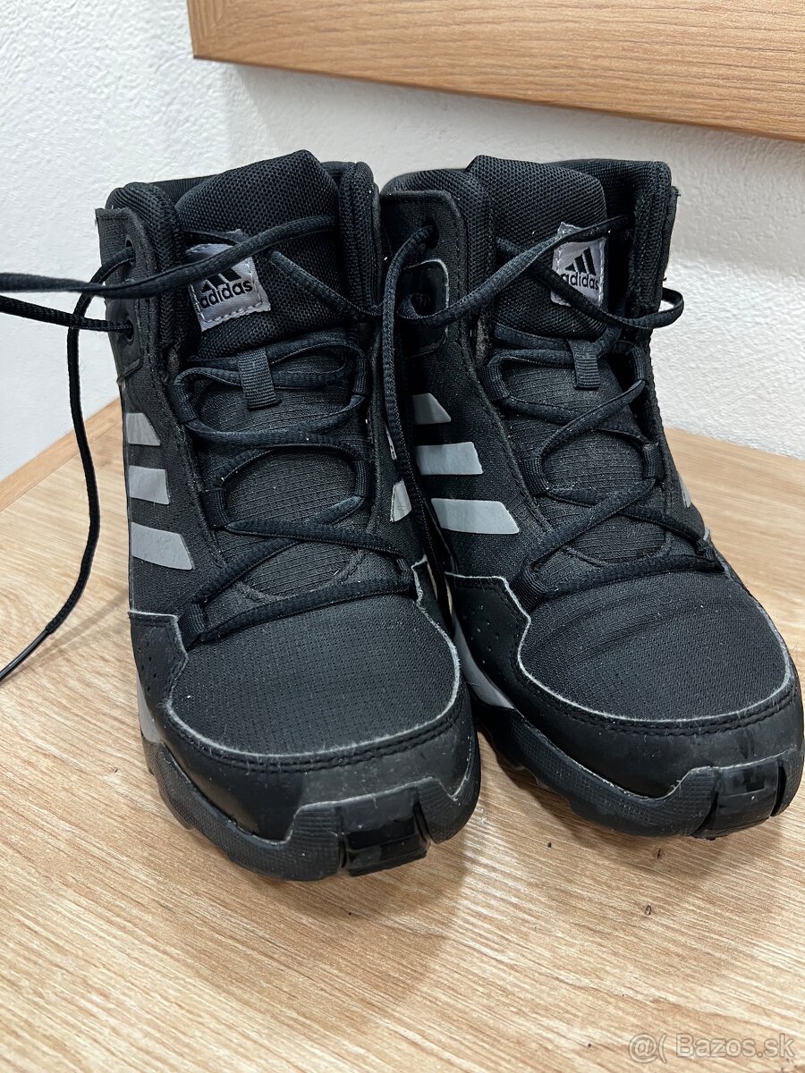Adidas čižmy veľkosť 34