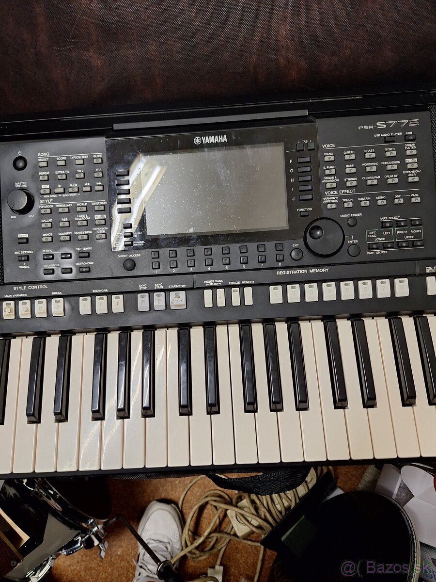 Yamaha psr s 775