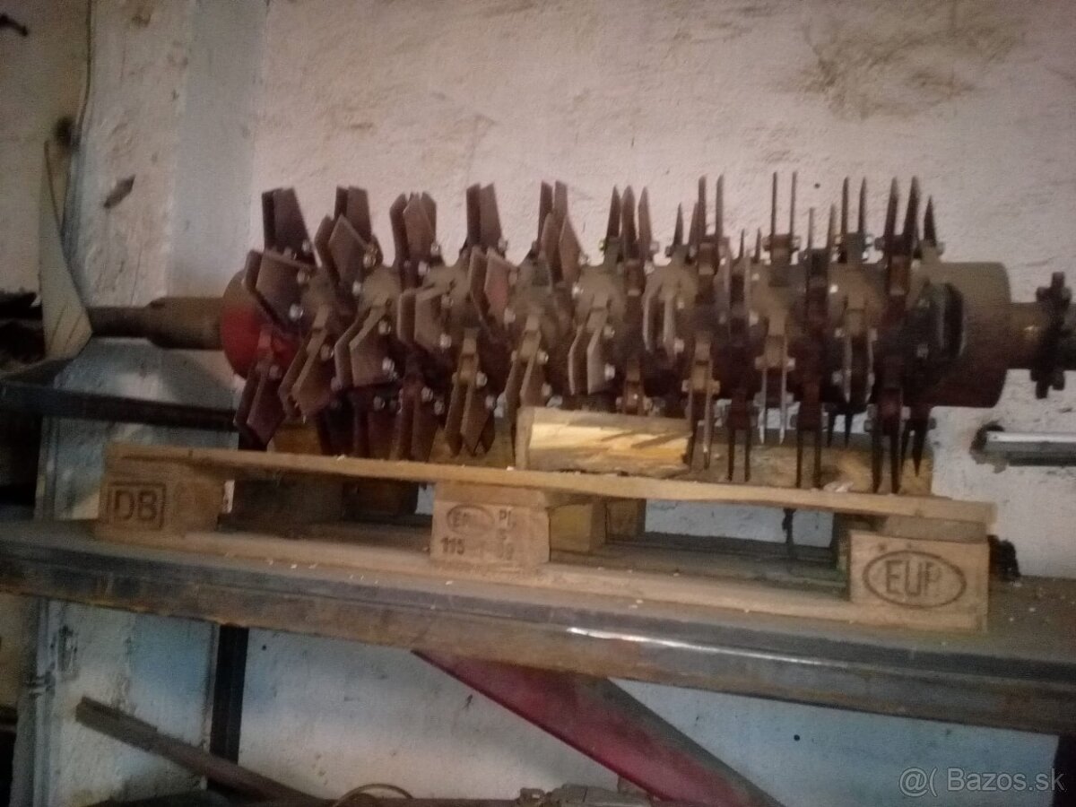 Prodám sklízecí mlátička/řezačka Case