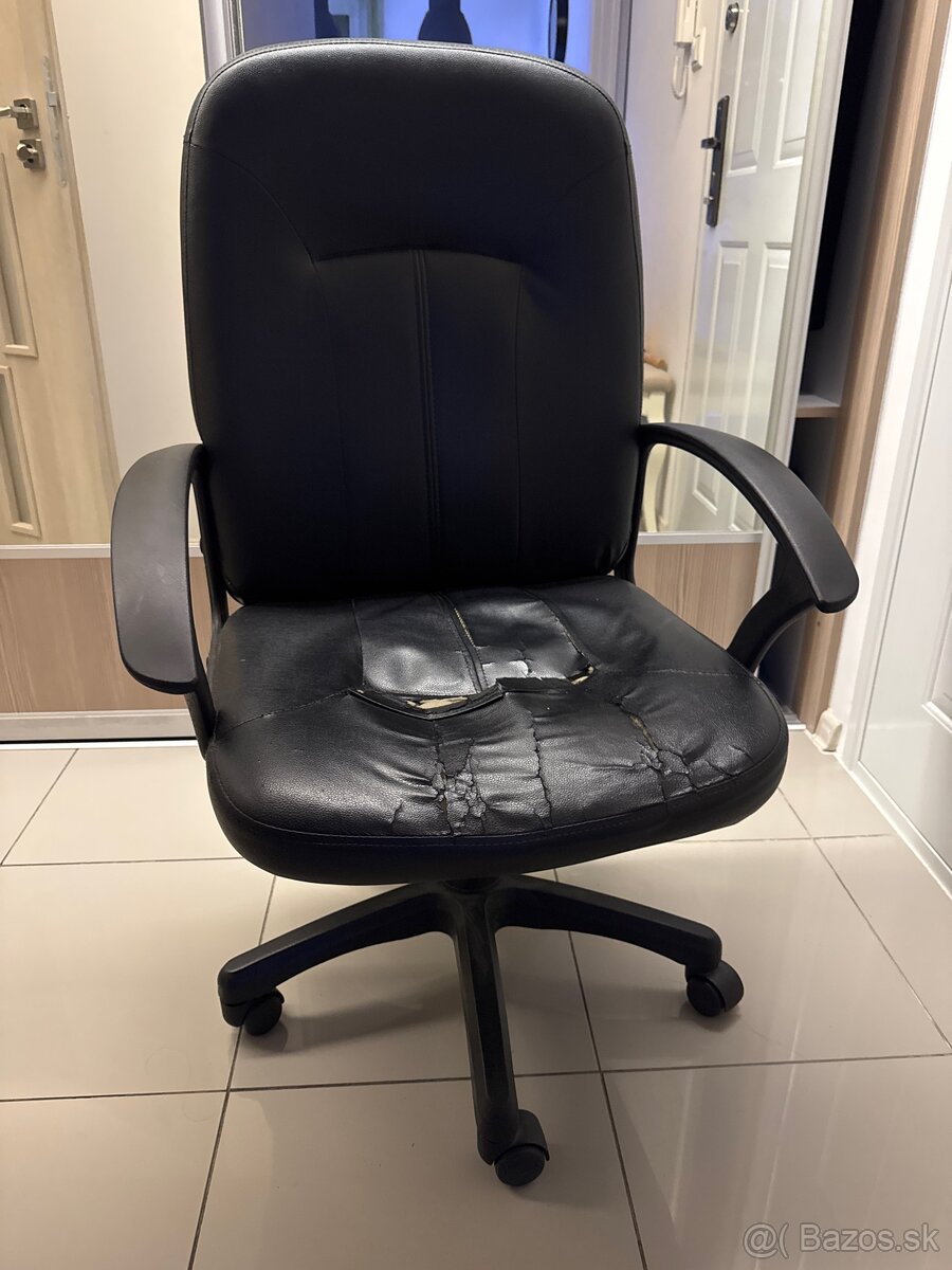 Kancelárska stolička