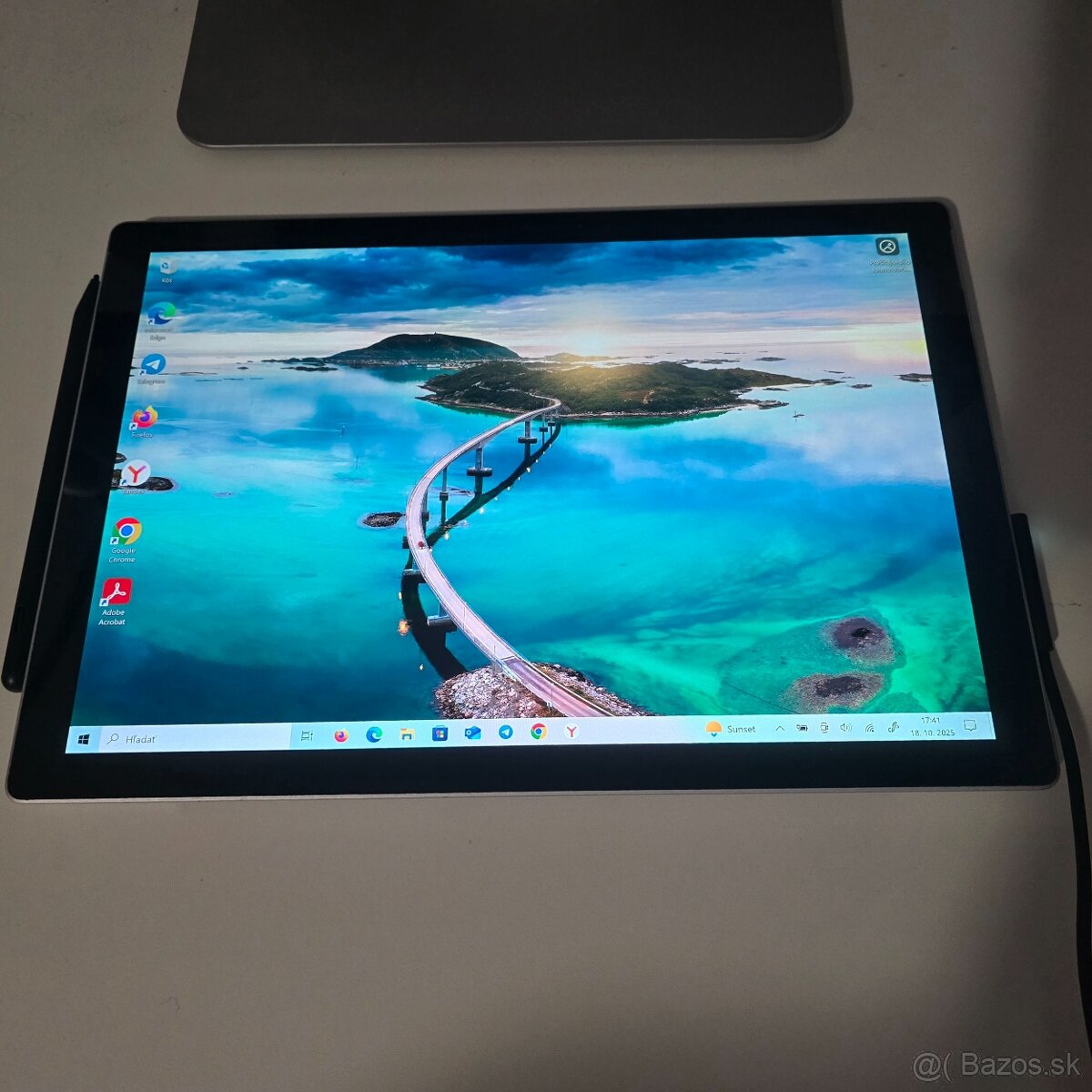Microsoft Surface Pro (tablet 2 v 1 – i5-7300U, 8 GB RAM, 25