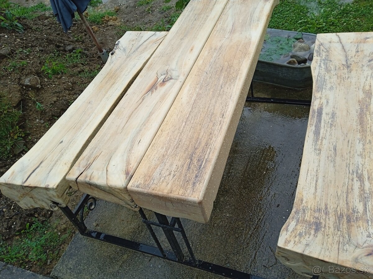 Predám orechové sedenie