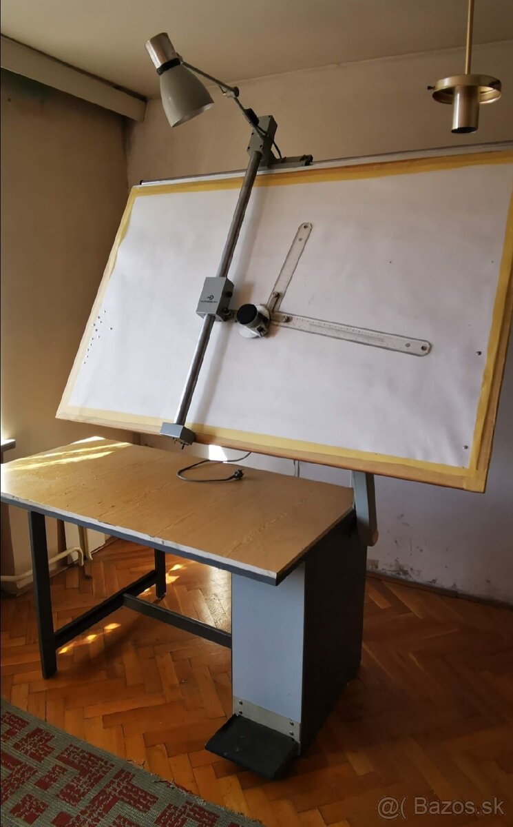 Predám rysovací stôl/dosku