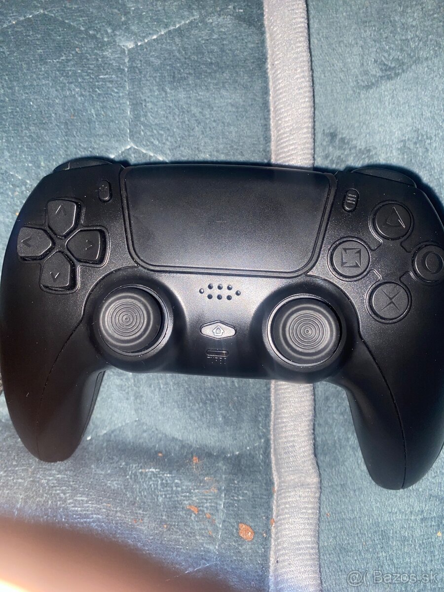 Predavam ovladac na playstation4 je to najnovsy