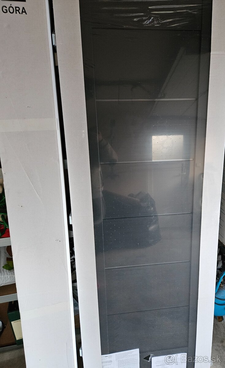 Predám úplne nové ešte zabalené dvere aj so zárubňou