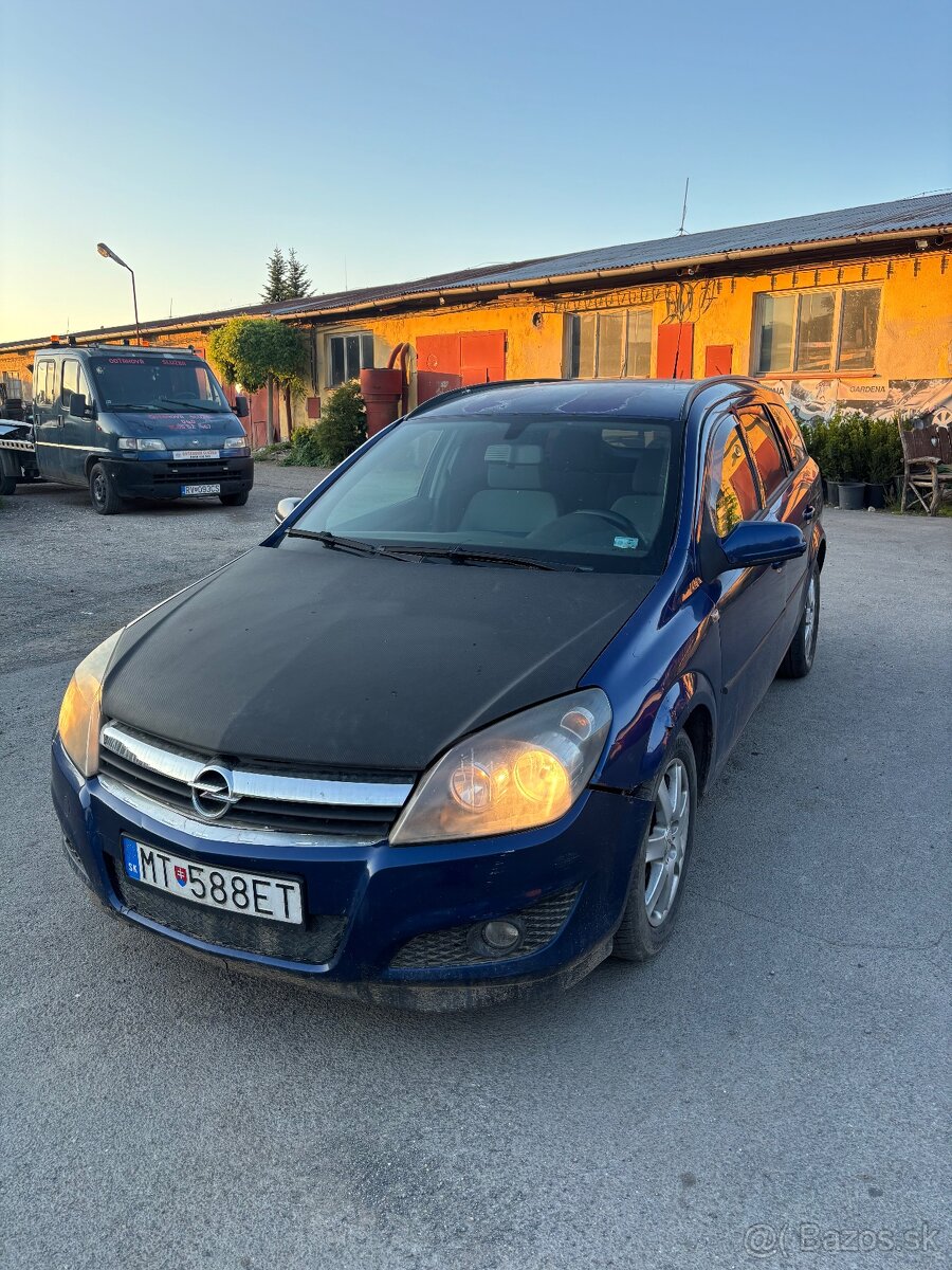 Predam opel astra combi H 1.7 cdti