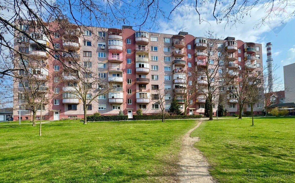 Predaj 1 izbový byt, Dunajská Streda, 44 m2 s balkónom, Nová