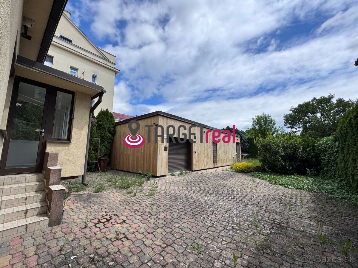 Prenájom priestranného domu so záhradou v centre Martina – i